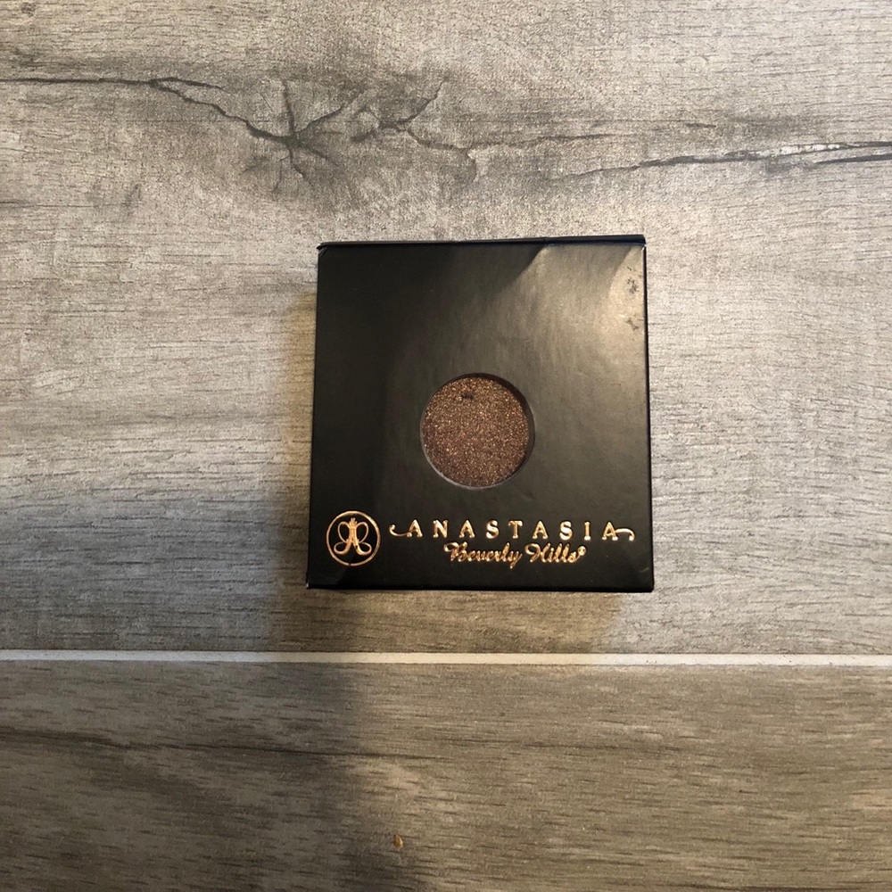 Anastasia Beverly Hills eyeshadow